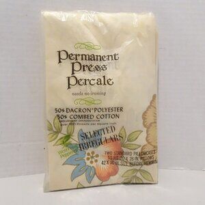 West Point Pepperell Vintage NOS 2 Standard Pillowcases Cream Large Floral Print